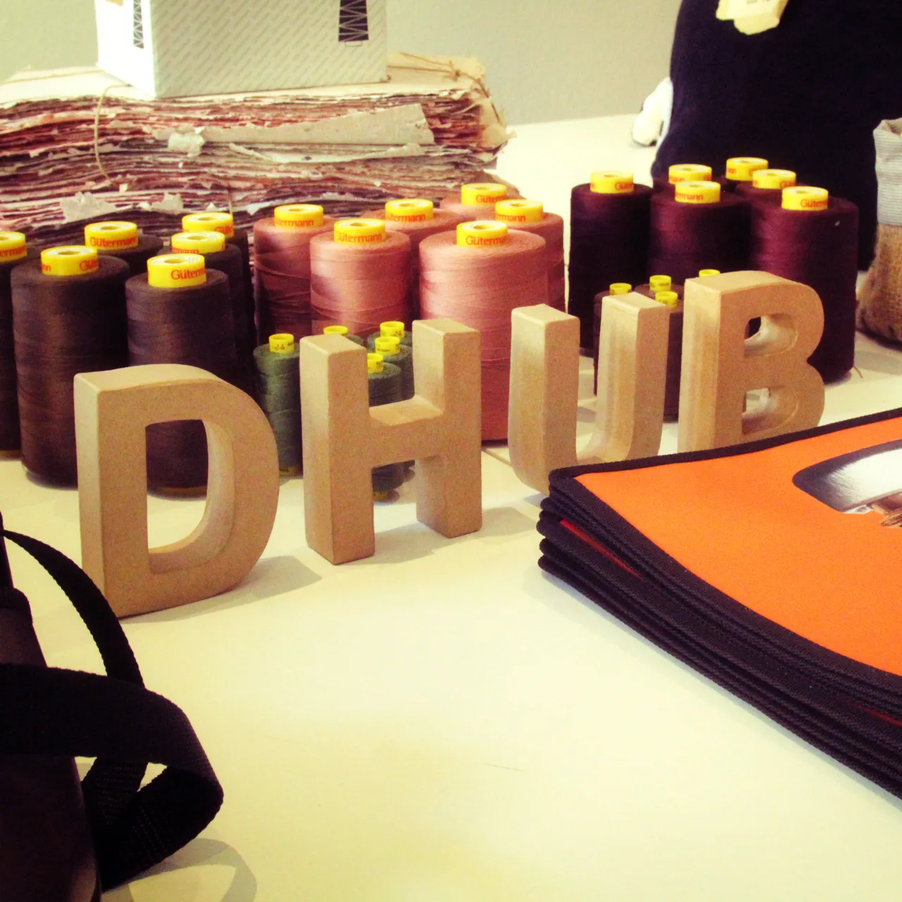 D-Hub Atelier e Banca del Tessuto